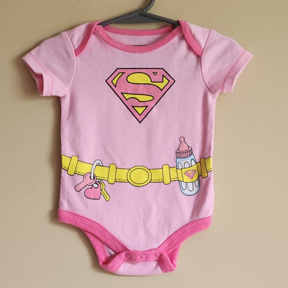 Justice League - Superman Baby Girl Comic Book Bodysuit/Onesie Size 3/6 Months